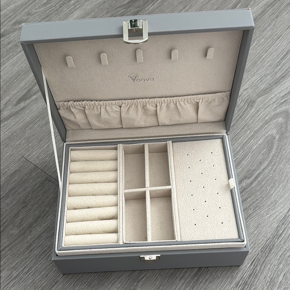 Voova Gray Jewelry Box
